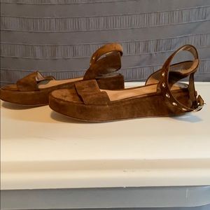 Gianvito Rossi wedge sandals with strap!
